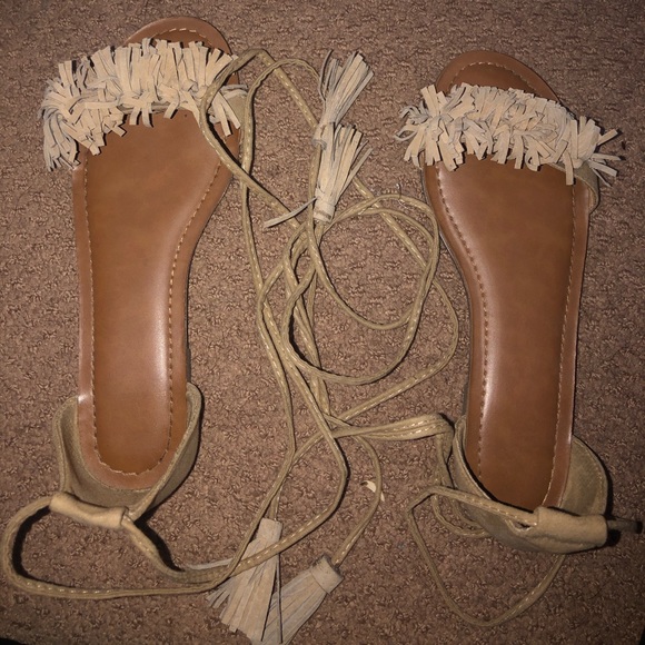 (SOLD) Nude lace-up sandals - Picture 1 of 2